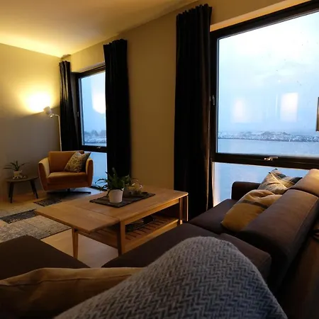 Modern With Spectacular View *